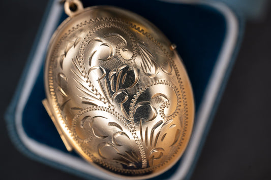 Vintage 9ct Gold Large Oval Locket Pendant, Floral Engraved Locket Pendant, Fully Hallmarked British Vintage with Floral Etched Detail