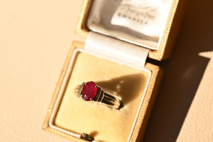 Stunning Vintage 9ct Gold Ruby Solitaire, Unusual Ring , Fully Hallmarked British Vintage. July Birthstone/ Size L / US: 6
