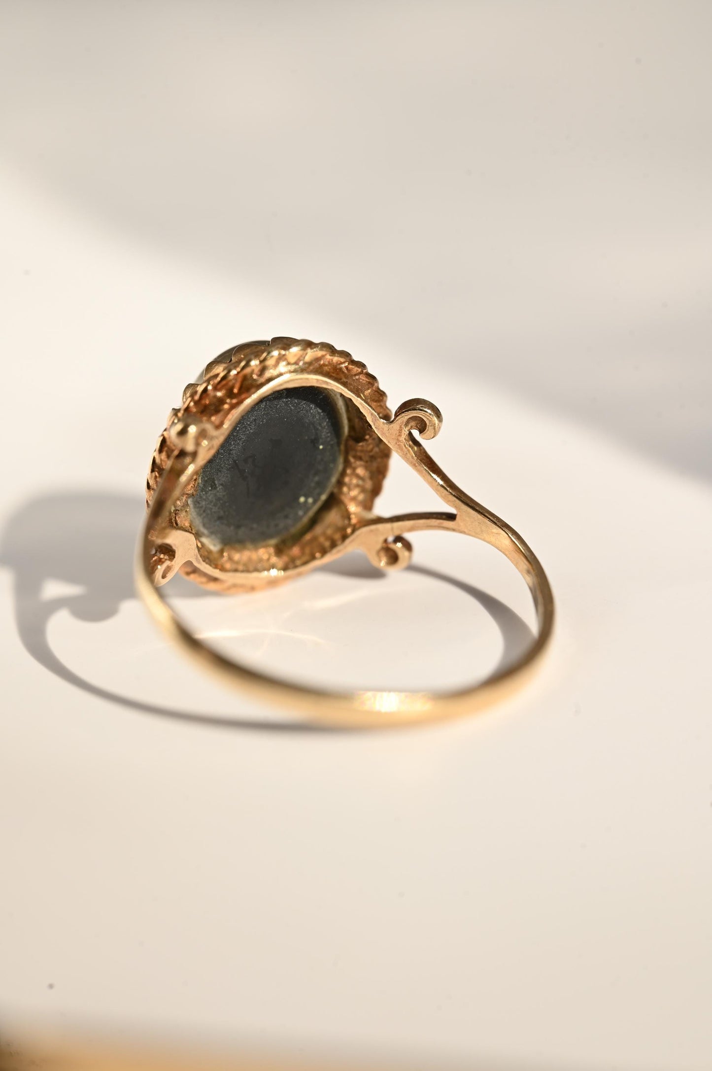 Vintage 9ct Rock Crystal / Rope Border with ornate shoulders. Unusual Ring 9k 1960s Jewellery