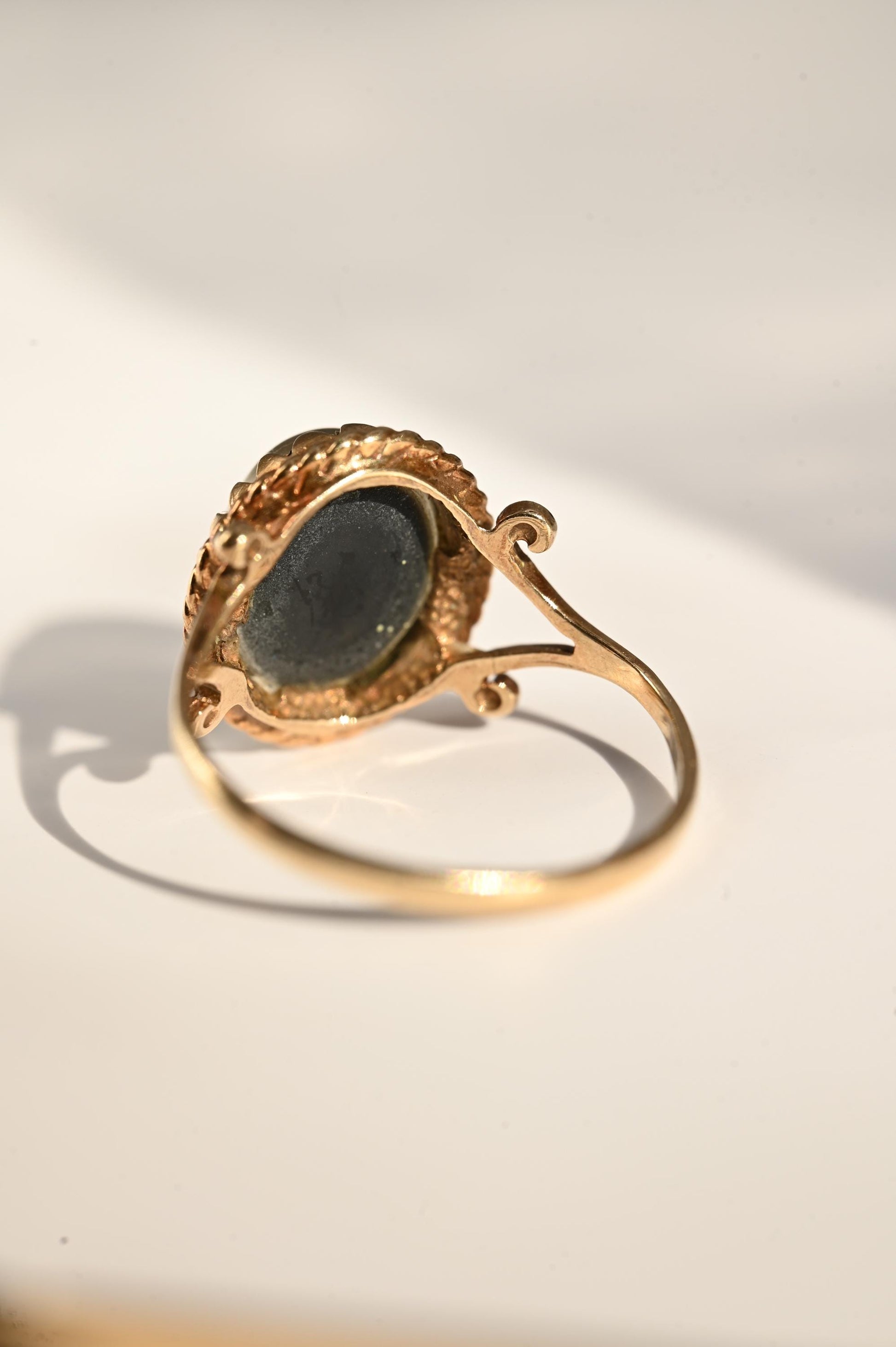 Vintage 9ct Rock Crystal / Rope Border with ornate shoulders. Unusual Ring 9k 1960s Jewellery