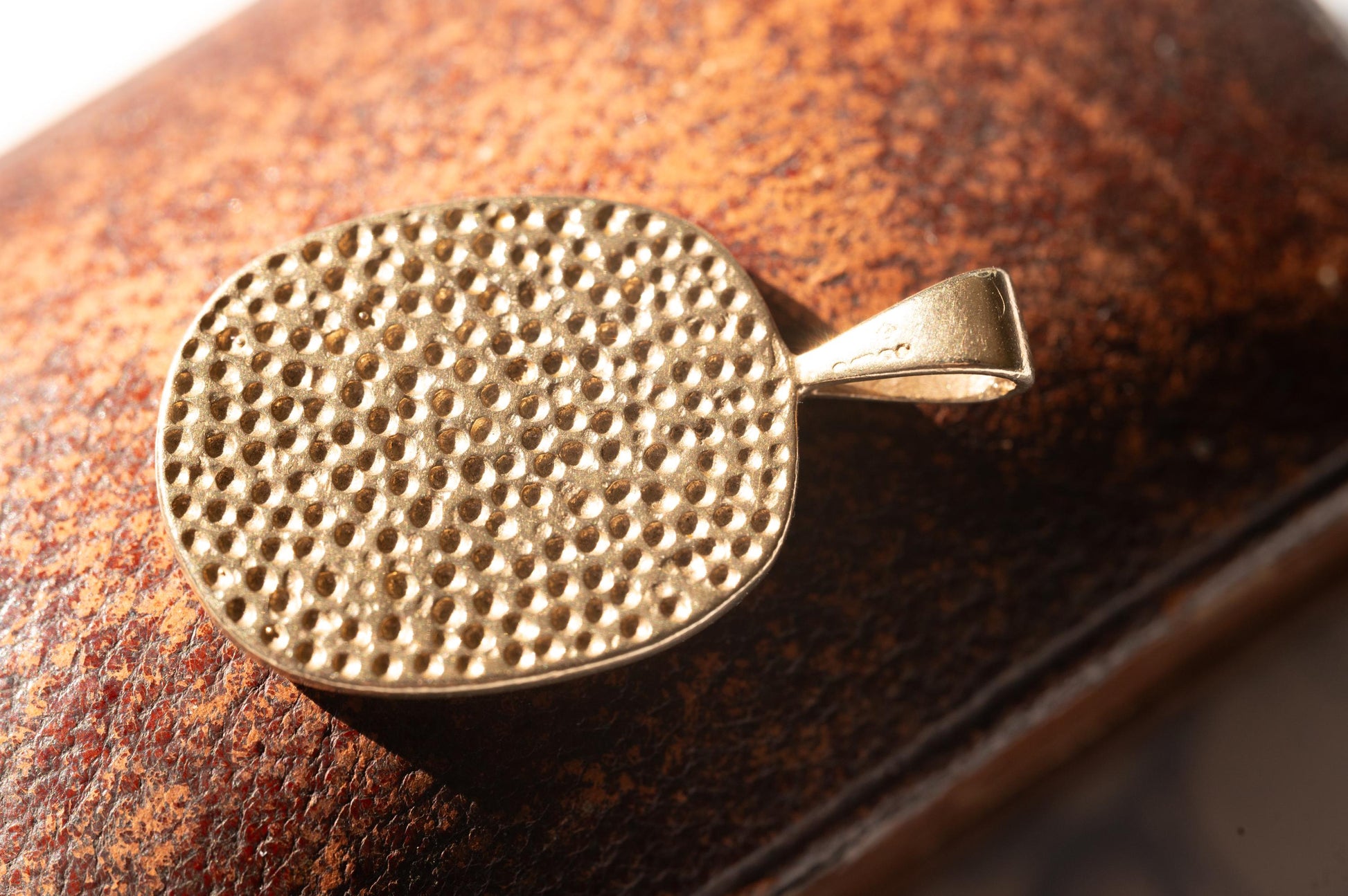 Mid-Century 9ct Gold Welsh Feathers Pendant – Solid Gold Cushion-Cut Design, Pebbled Reverse & Thick Bail, Heavy Wales 9k Gold Pendant