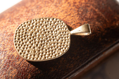 Mid-Century 9ct Gold Welsh Feathers Pendant – Solid Gold Cushion-Cut Design, Pebbled Reverse & Thick Bail, Heavy Wales 9k Gold Pendant