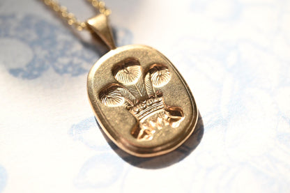 Mid-Century 9ct Gold Welsh Feathers Pendant – Solid Gold Cushion-Cut Design, Pebbled Reverse & Thick Bail, Heavy Wales 9k Gold Pendant