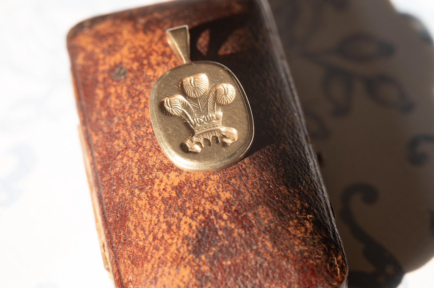 Mid-Century 9ct Gold Welsh Feathers Pendant – Solid Gold Cushion-Cut Design, Pebbled Reverse & Thick Bail, Heavy Wales 9k Gold Pendant