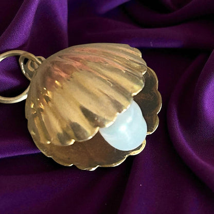 Antique Art Deco Real Pearl Sea Shell 14ct charm, Stunning Shall Clam with Handmade Details. Collectors Antique Charm Pendant 14k
