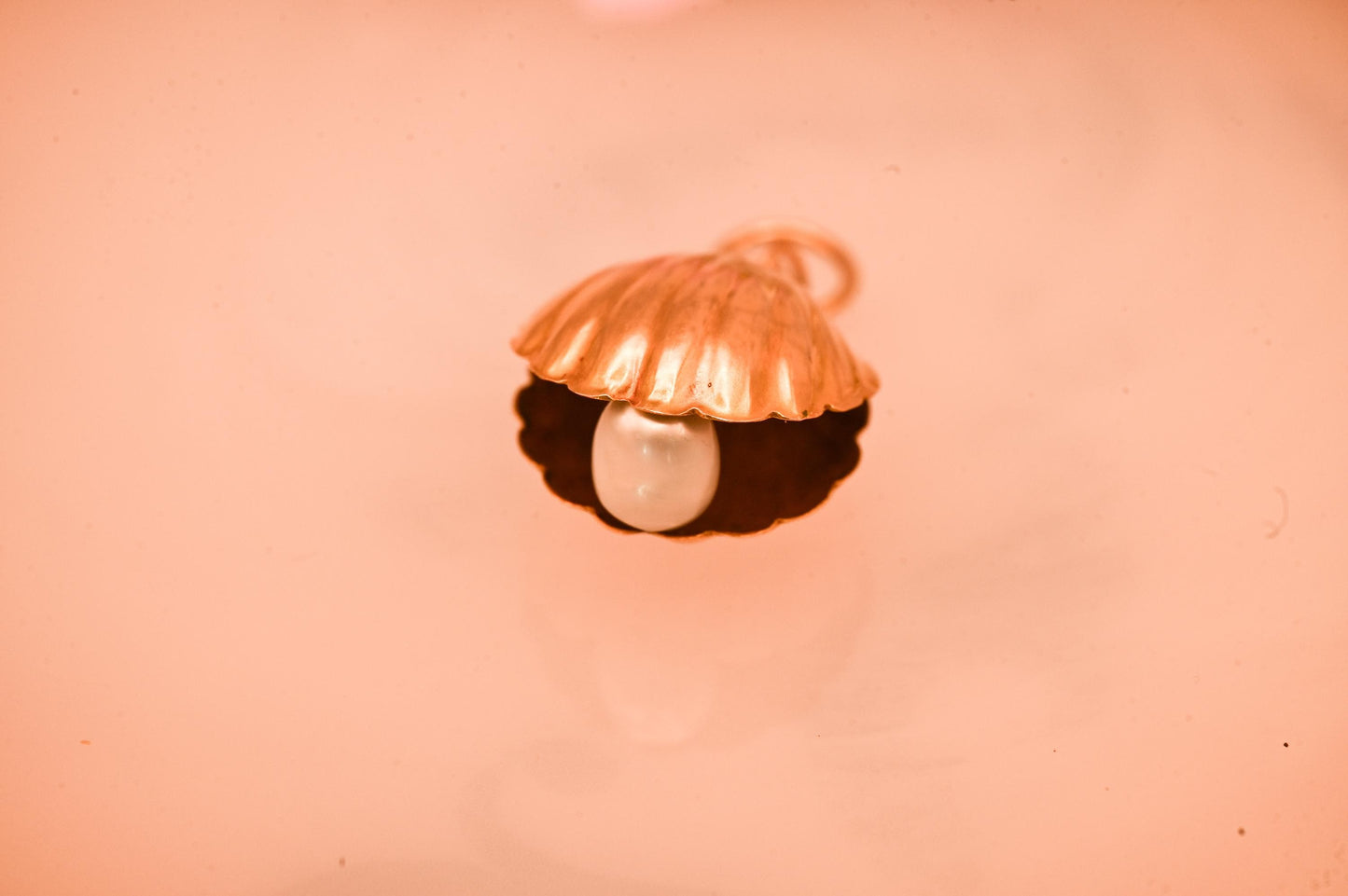 Antique Art Deco Real Pearl Sea Shell 14ct charm, Stunning Shall Clam with Handmade Details. Collectors Antique Charm Pendant 14k