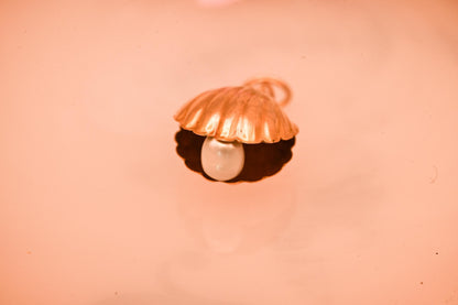 Antique Art Deco Real Pearl Sea Shell 14ct charm, Stunning Shall Clam with Handmade Details. Collectors Antique Charm Pendant 14k