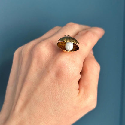 Antique Art Deco Real Pearl Sea Shell 14ct charm, Stunning Shall Clam with Handmade Details. Collectors Antique Charm Pendant 14k