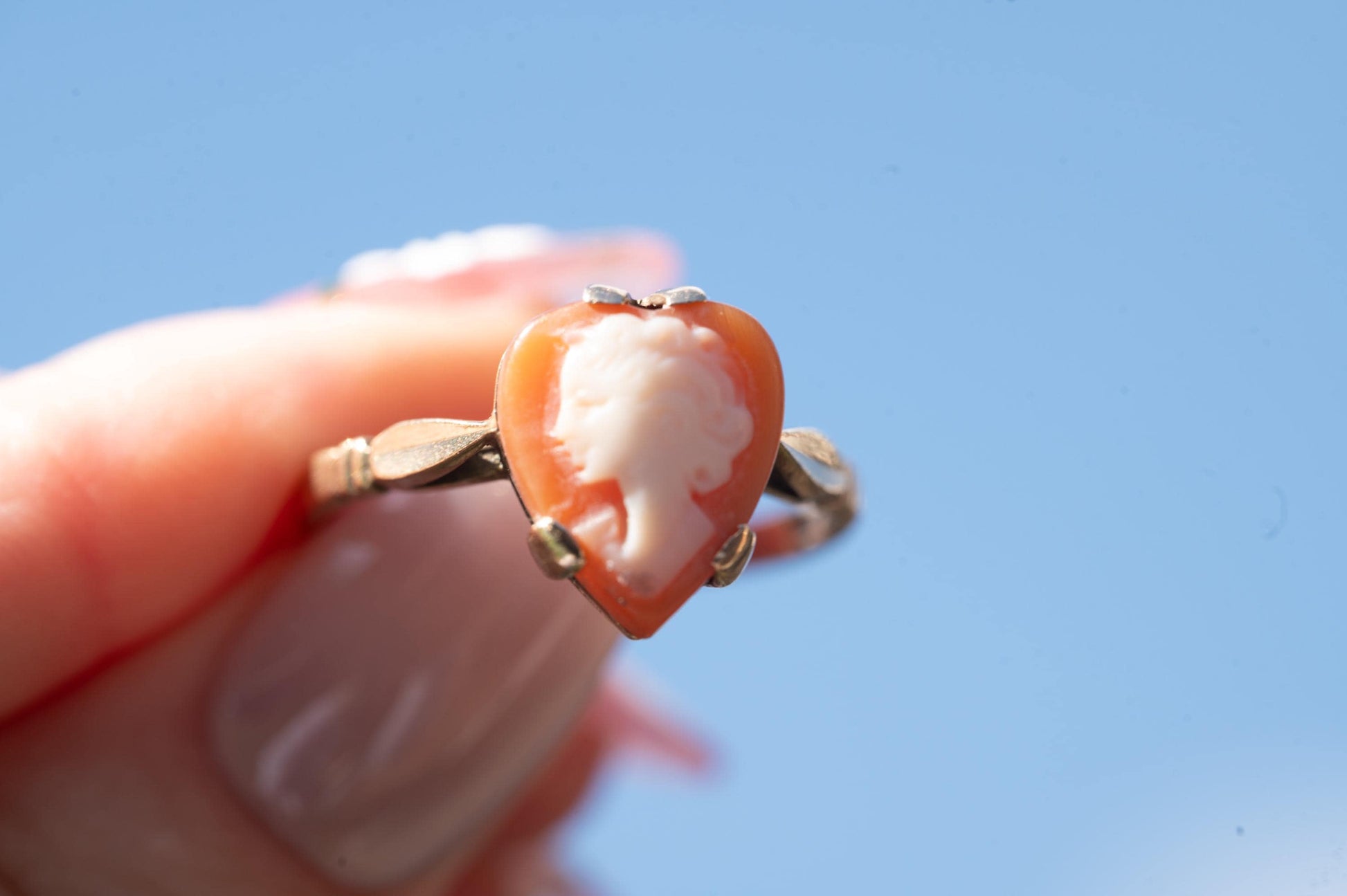 Mid-Century Vintage 9ct Gold Heart Cameo Ring, Romantic figure Size R / 8.5, Pretty Heart Jewellery 9k, Unusual Ring England Assayed