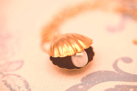 Antique Art Deco Real Pearl Sea Shell 14ct charm, Stunning Shell Clam with Handmade Details. Collectors Antique Charm Pendant 14k