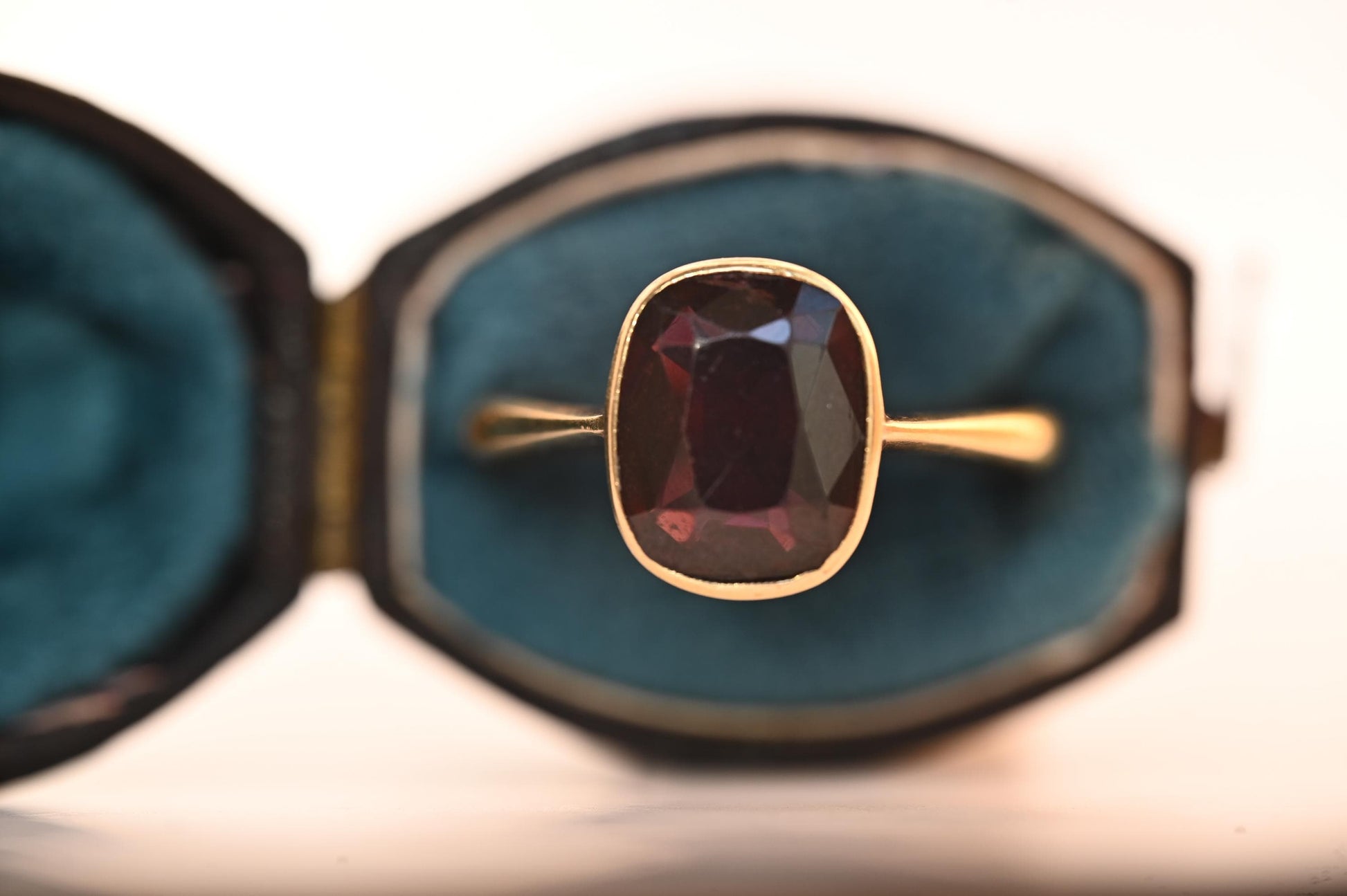 Genuine Antique 1909 Edwardian Rhodalite Garnet Ring - Solid 18ct Yellow Gold Estate Solitaire - Birmingham Assayed, Estate Jewelry 9k. 8.5