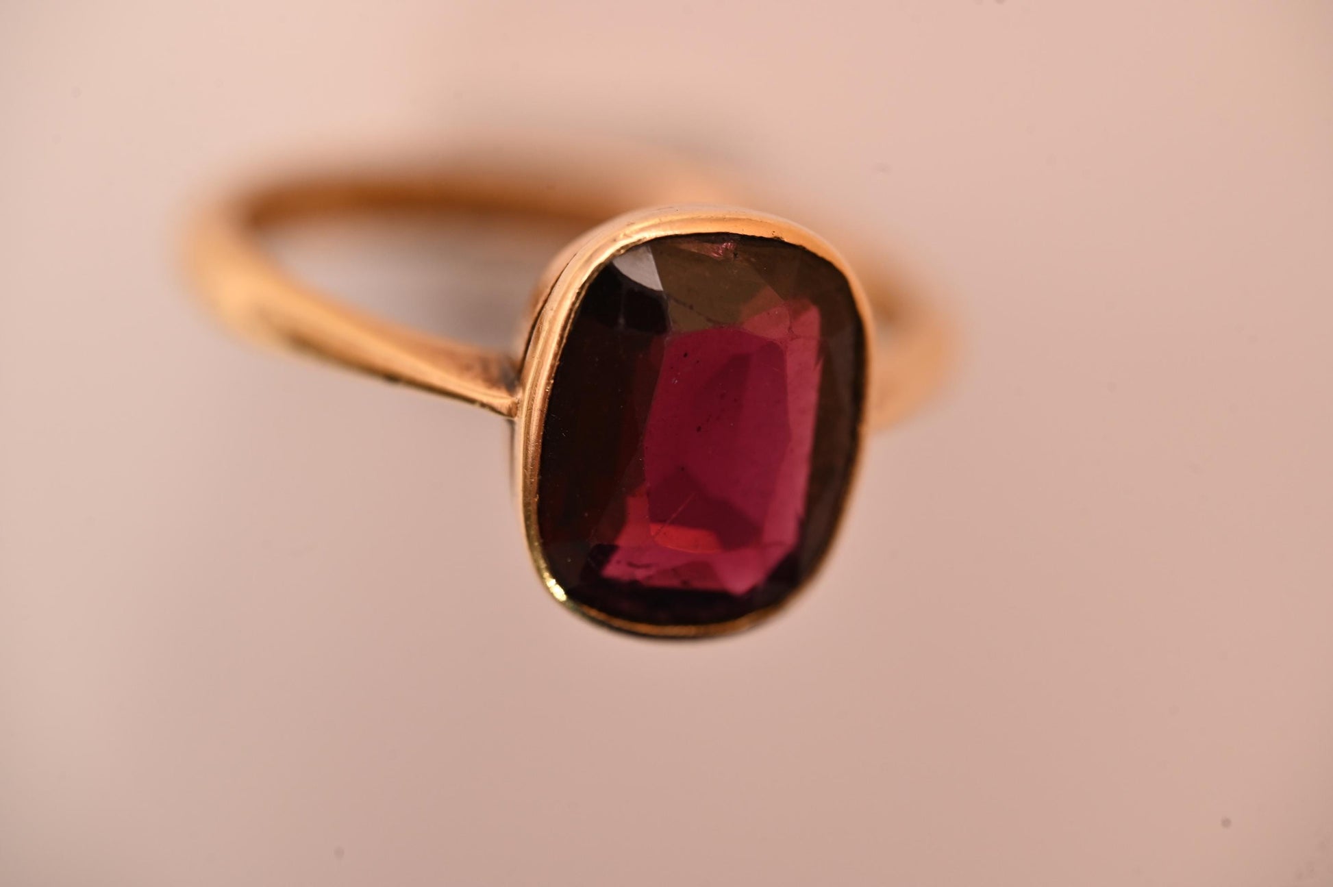 Genuine Antique 1909 Edwardian Rhodalite Garnet Ring - Solid 18ct Yellow Gold Estate Solitaire - Birmingham Assayed, Estate Jewelry 9k. 8.5
