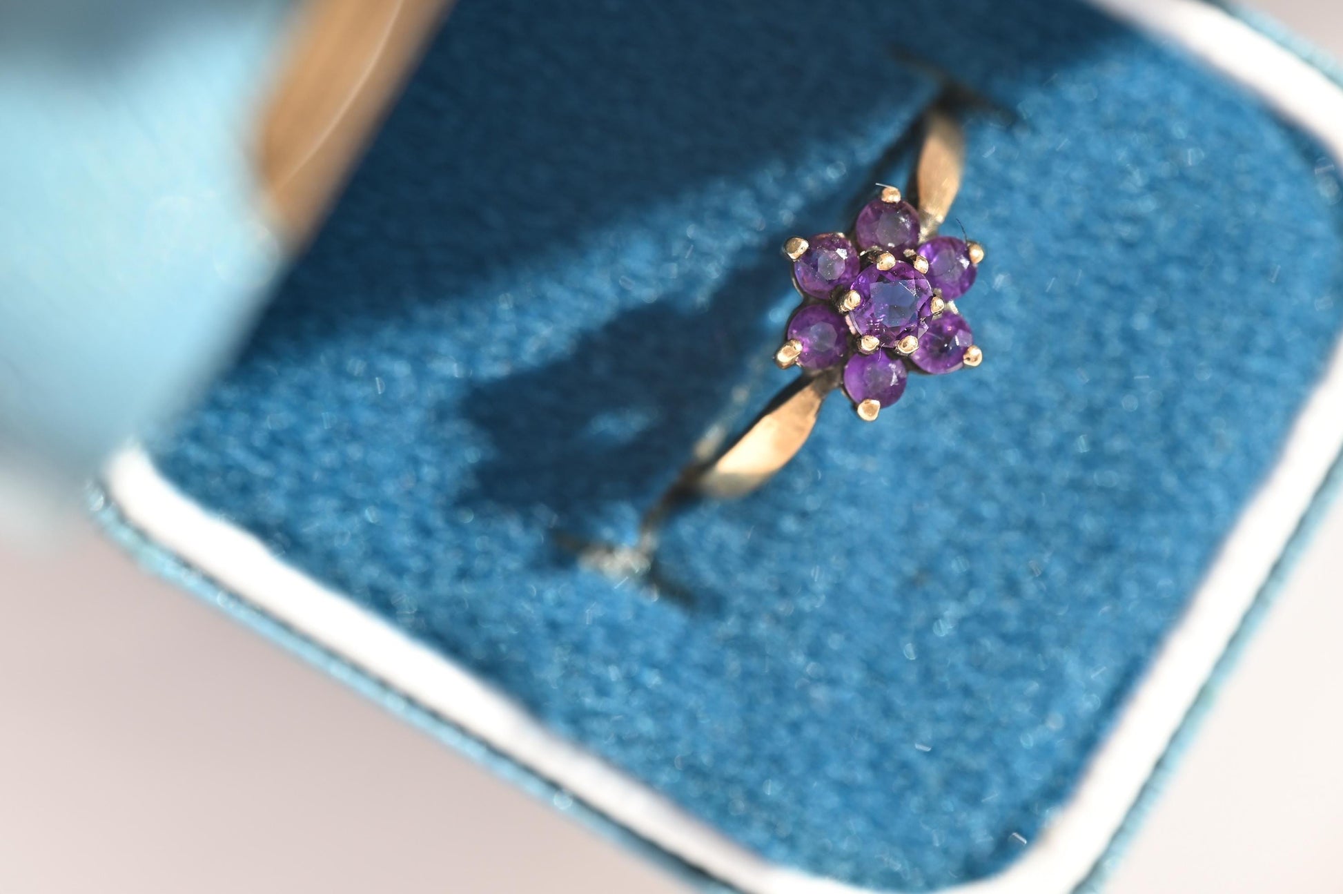 Vintage 9ct Gold Amethyst Forget-Me-Not Romantic Ring. Pretty Floral Jewellery Purple - February Birthstone, Ring Size UK I / US: 4.5
