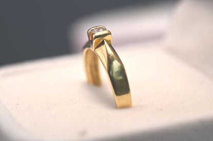 Vintage 18ct Gold Diamond Engagement Ring, Unusual hallmarked Genuine Diamond Ring, Promise Jewelry, Size UK N / US 7