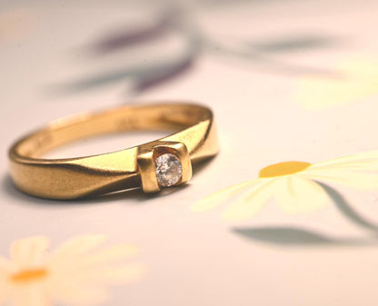 Vintage 18ct Gold Diamond Engagement Ring, Unusual hallmarked Genuine Diamond Ring, Promise Jewelry, Size UK N / US 7