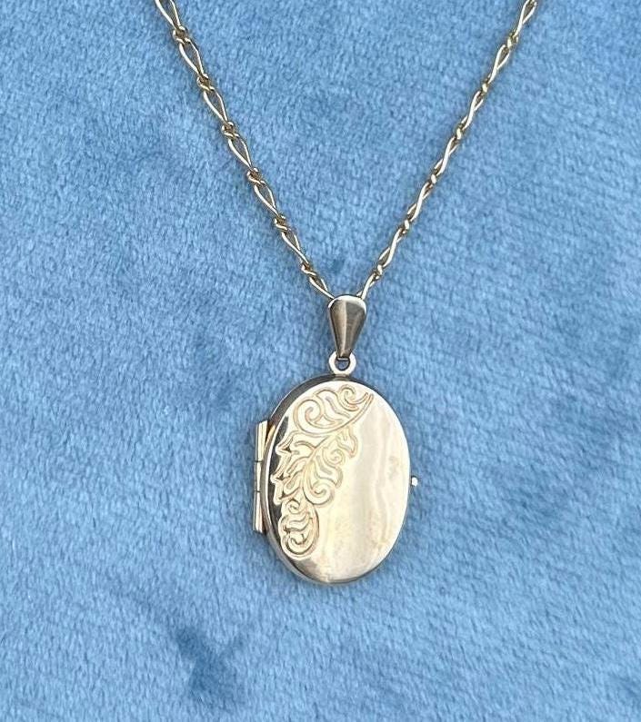 Vintage Pretty Oval Pendant Locket with Chain, Assayed in England, Dainty Keepsake Photo Jewelry, 9ct Yellow Gold Milestone Gift Jewellery