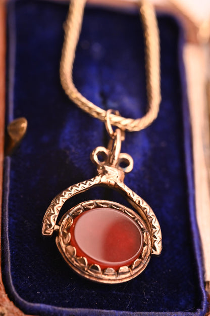 Vintage Mid-Century 1970's Agate 9ct Gold Spinning Fob Pendant/ Charm, Bloodstone and Carnelian Agate Retro Charm in antique style gold 9K