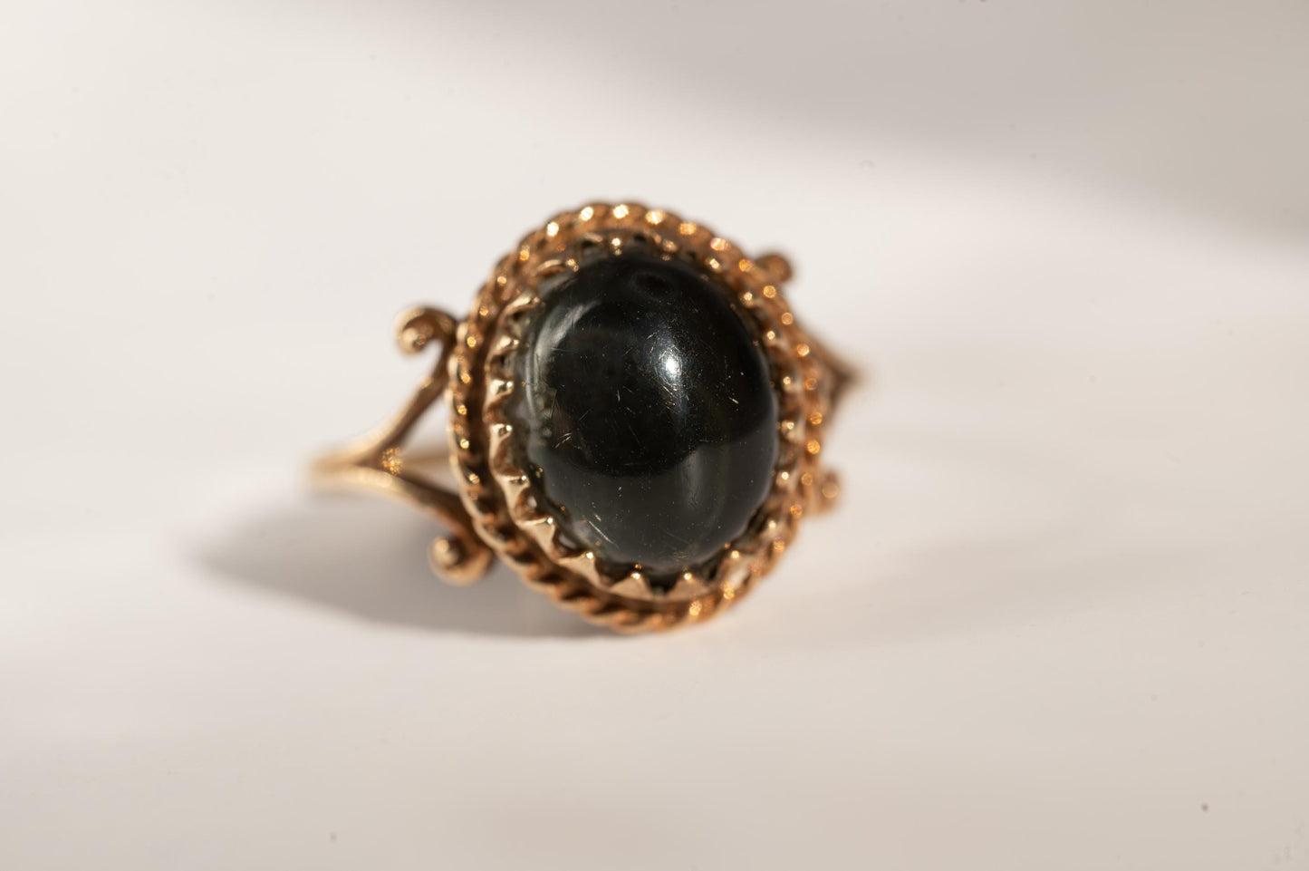 Vintage 9ct Rock Crystal / Rope Border with ornate shoulders. Unusual Ring 9k 1960s Jewellery