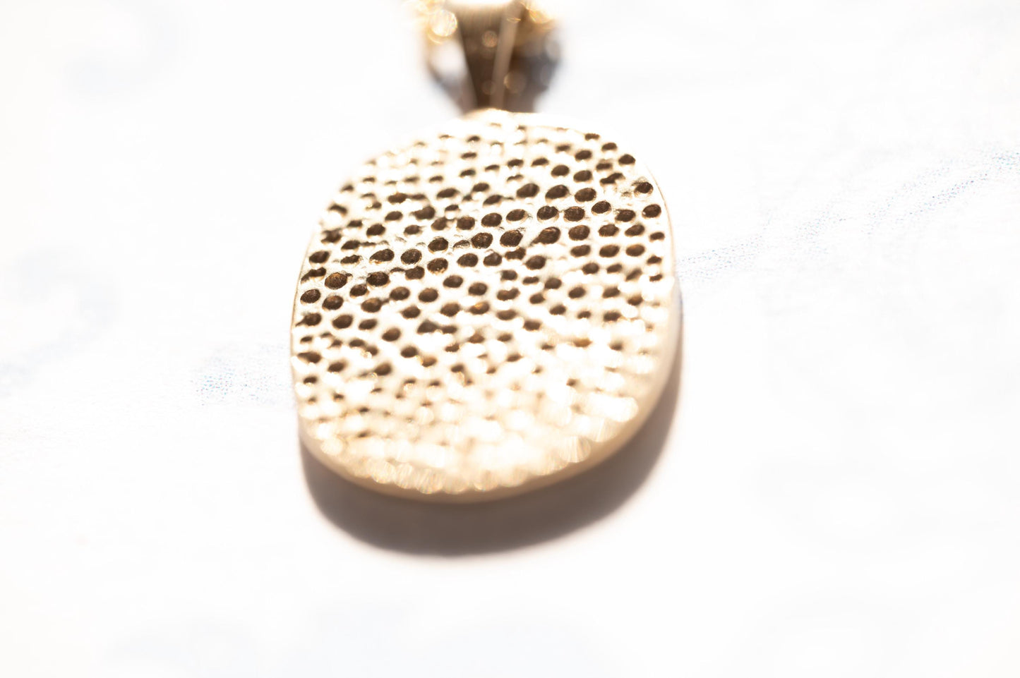 Mid-Century 9ct Gold Welsh Feathers Pendant – Solid Gold Cushion-Cut Design, Pebbled Reverse & Thick Bail, Heavy Wales 9k Gold Pendant