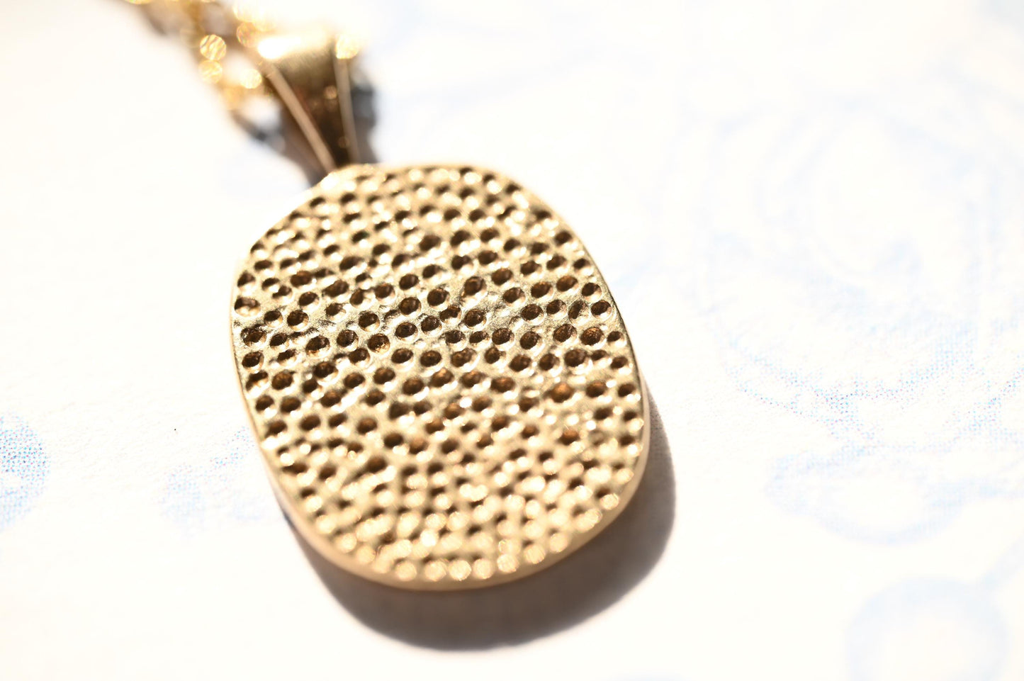 Mid-Century 9ct Gold Welsh Feathers Pendant – Solid Gold Cushion-Cut Design, Pebbled Reverse & Thick Bail, Heavy Wales 9k Gold Pendant