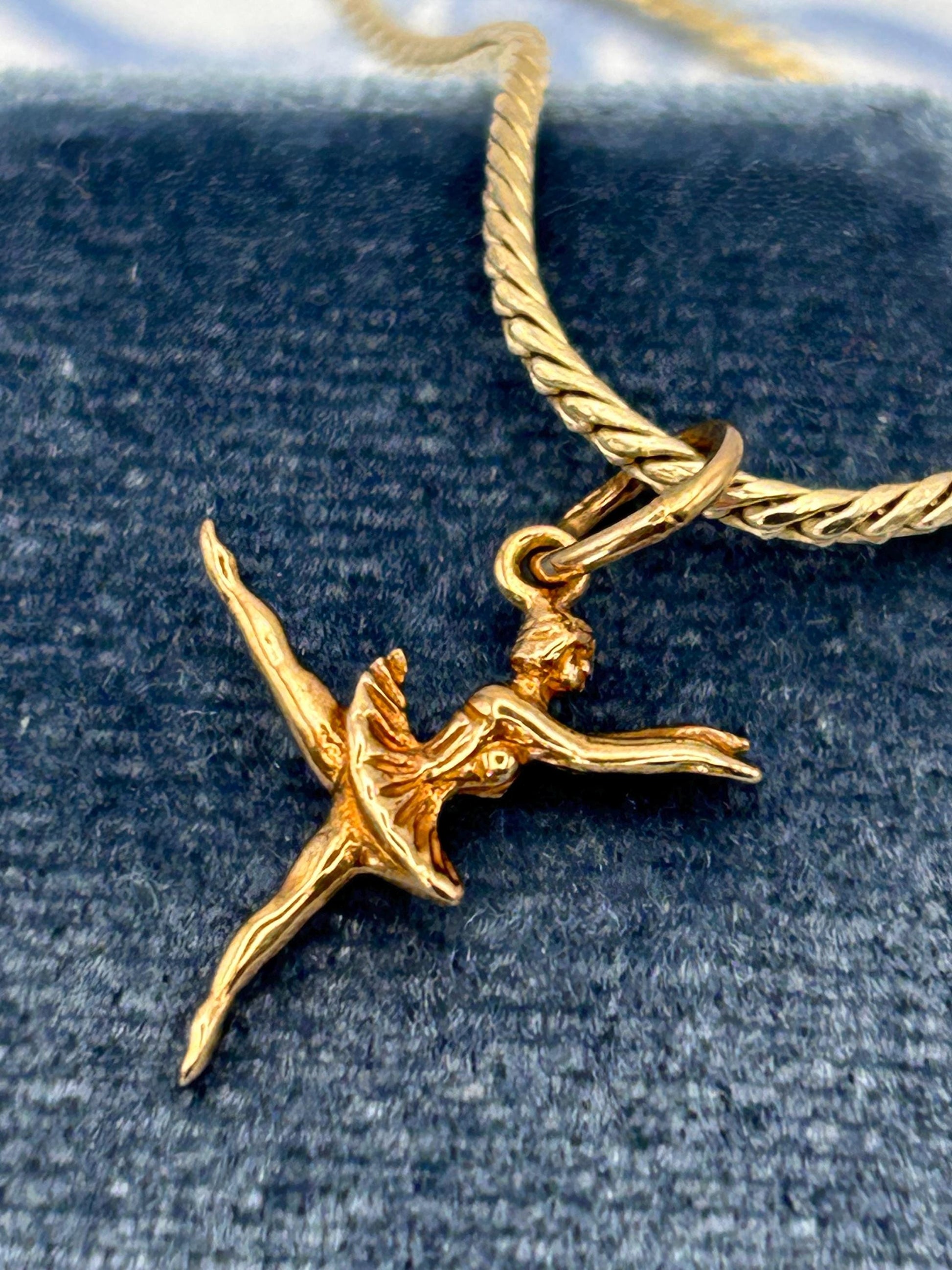 A Delightful Vintage 9ct Yellow Gold Dancing Ballerina Charm / Pendant 9k, Collectors Charm for Bracelet/Pendant 9k