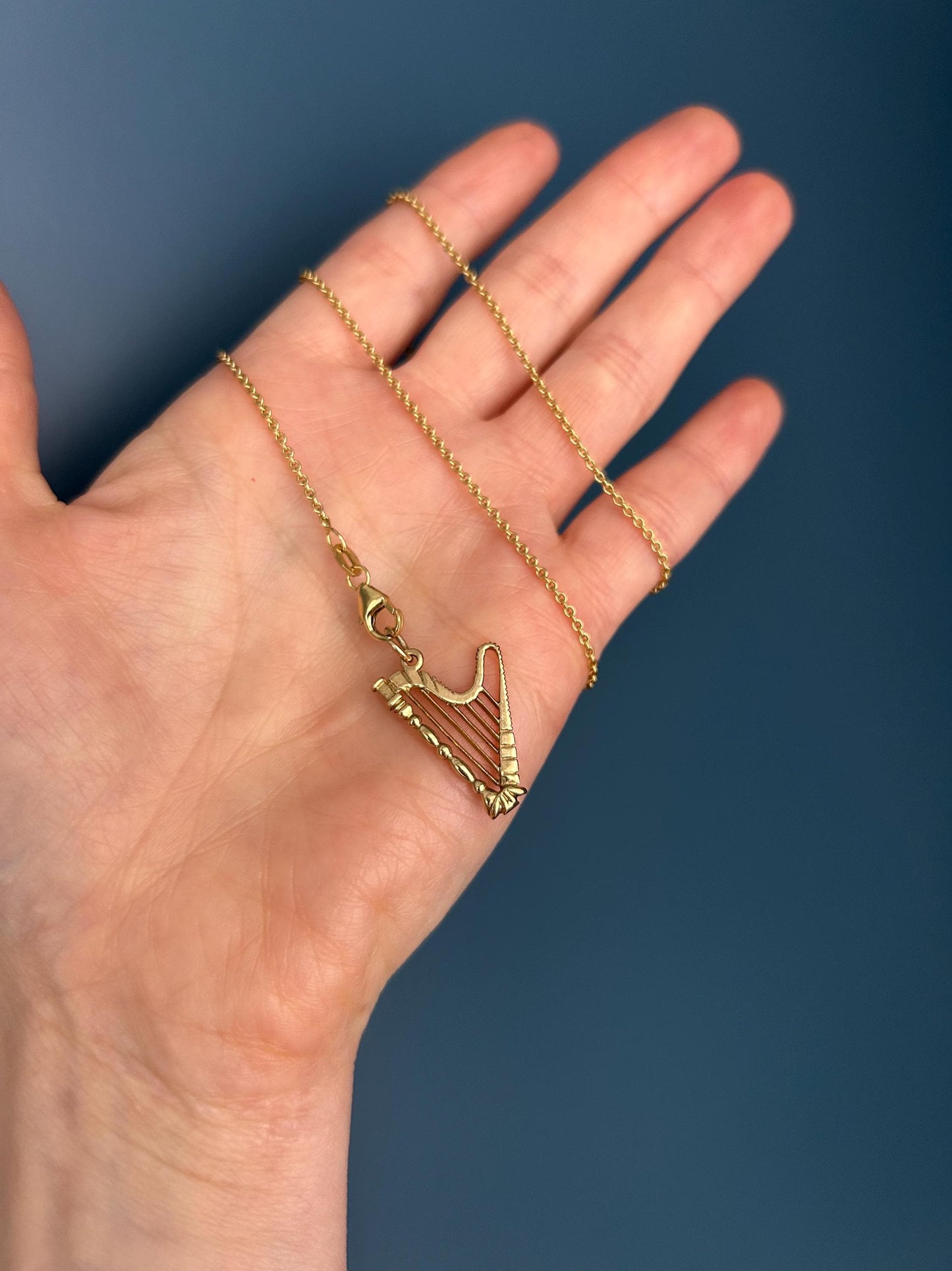 Mid-Century vintage 9ct Gold Harp Musical Instrument Charm/ 9k Dainty Music Pendant/ 9ct Bracelet Charm Collectors Jewelry