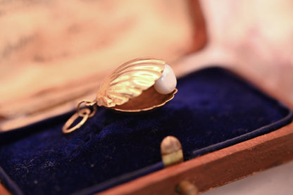 Antique Art Deco Real Pearl Sea Shell 14ct charm, Stunning Shell Clam with Handmade Details. Collectors Antique Charm Pendant 14k