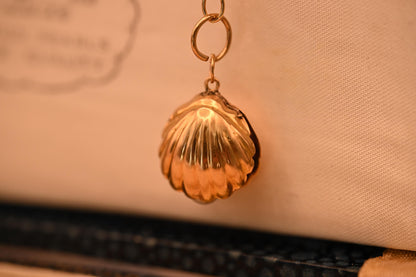 Antique Art Deco Real Pearl Sea Shell 14ct charm, Stunning Shall Clam with Handmade Details. Collectors Antique Charm Pendant 14k