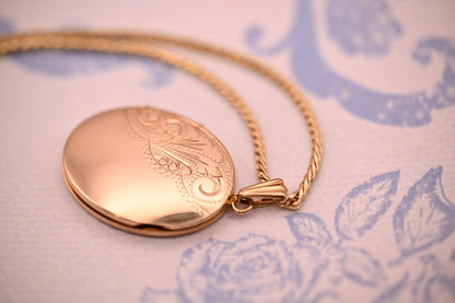 Vintage 9ct Semi Solid Gold Oval Medium Locket, English 1970s Elegant Locket Photo Jewelry, Setimental Gift Locket Pendant 9k