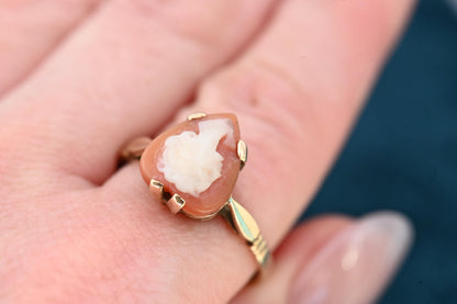 Mid-Century Vintage 9ct Gold Heart Cameo Ring, Romantic figure Size R / 8.5, Pretty Heart Jewellery 9k, Unusual Ring England Assayed