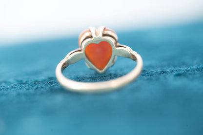 Mid-Century Vintage 9ct Gold Heart Cameo Ring, Romantic figure Size R / 8.5, Pretty Heart Jewellery 9k, Unusual Ring England Assayed