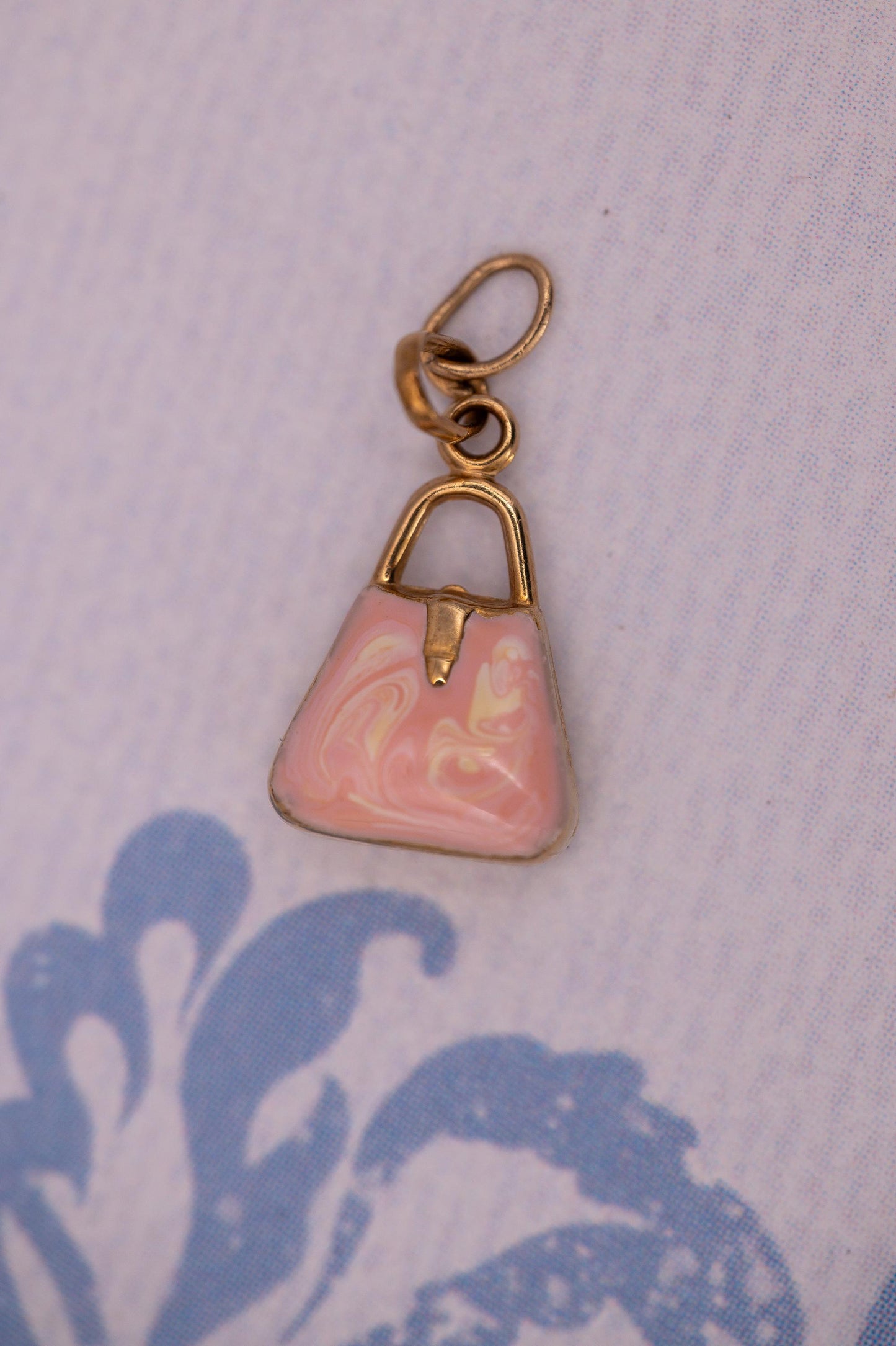 1980s Vintage 9ct Gold Pink Bag Charm, Pretty Handbag Charm Pink Enamel, Sweet Charm/Pendant - Collectors Charm. Novelty Bracelet Charm.