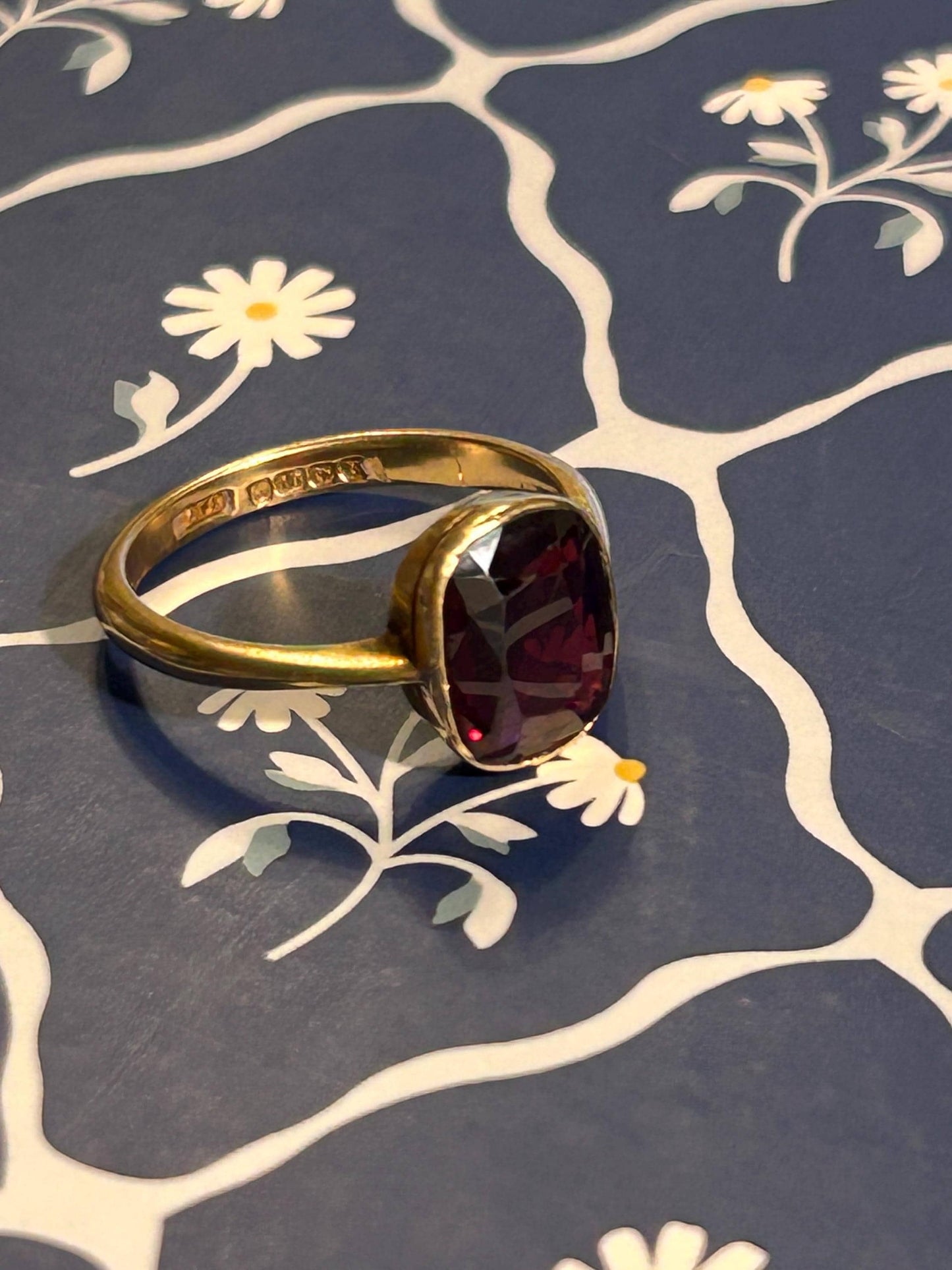 Genuine Antique 1909 Edwardian Rhodalite Garnet Ring - Solid 18ct Yellow Gold Estate Solitaire - Birmingham Assayed, Estate Jewelry 9k. 8.5