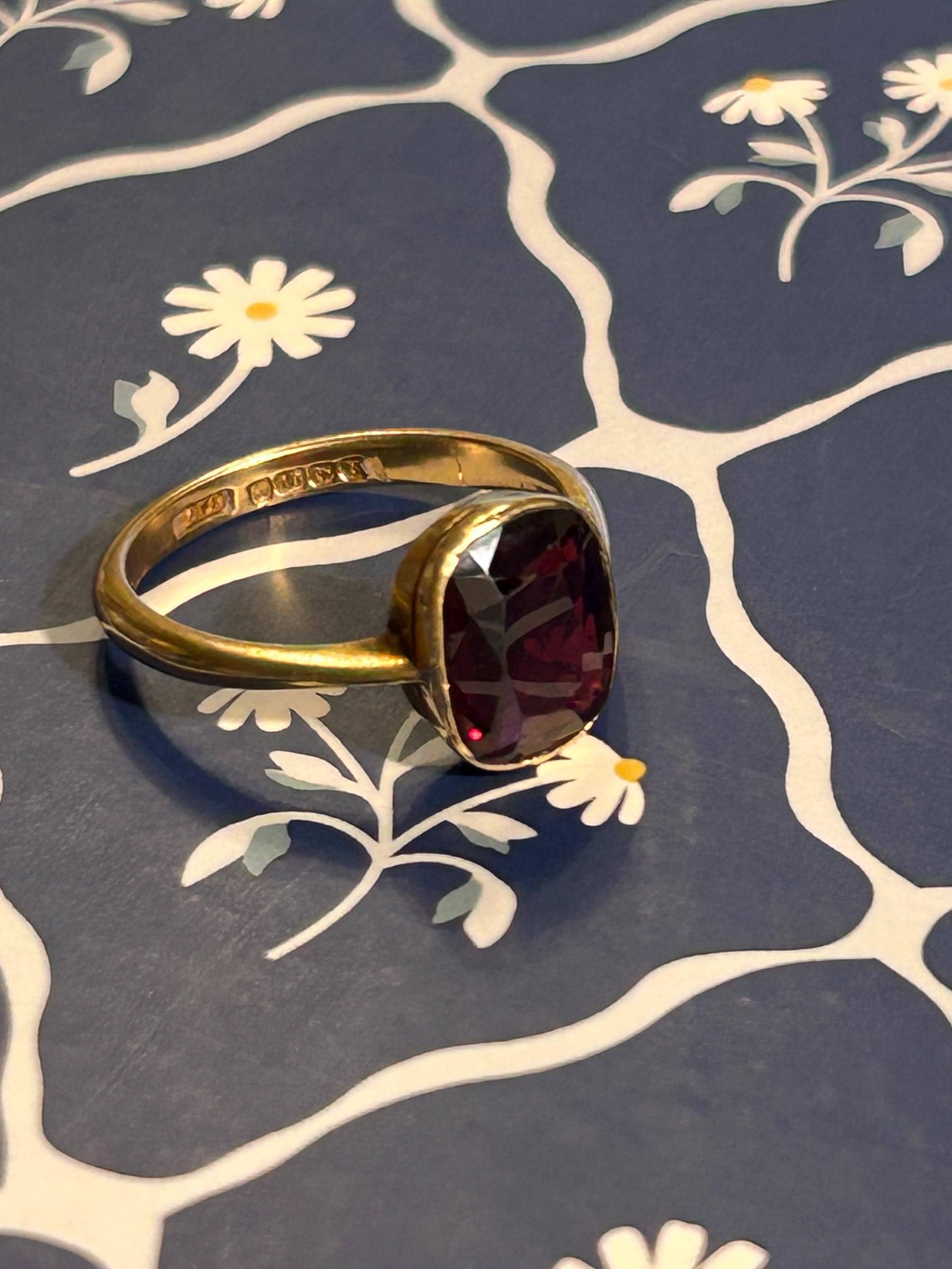 Genuine Antique 1909 Edwardian Rhodalite Garnet Ring - Solid 18ct Yellow Gold Estate Solitaire - Birmingham Assayed, Estate Jewelry 9k. 8.5