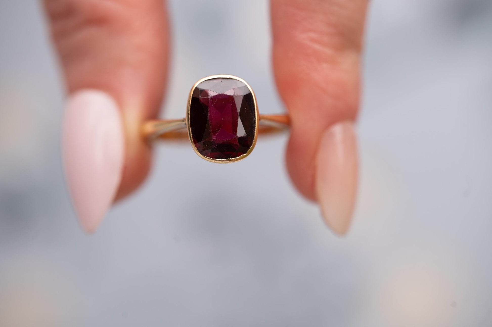 Genuine Antique 1909 Edwardian Rhodalite Garnet Ring - Solid 18ct Yellow Gold Estate Solitaire - Birmingham Assayed, Estate Jewelry 9k. 8.5