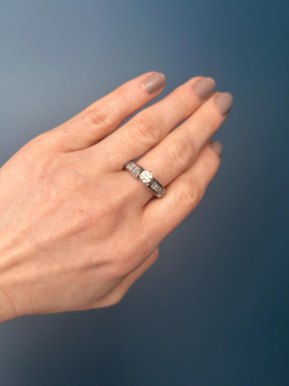 A Superb Vintage 18ct Diamond Engagement Ring Solitaire White Gold, Stunning 0.74 ct Diamond Size UK P, US 8. White Gold Promise Ring 18k