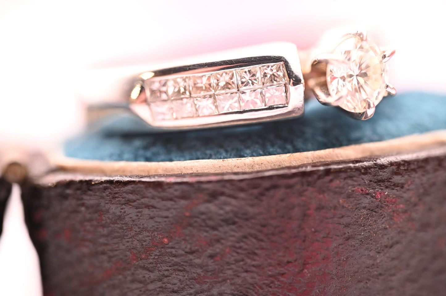 A Superb Vintage 18ct Diamond Engagement Ring Solitaire White Gold, Stunning 0.74 ct Diamond Size UK P, US 8. White Gold Promise Ring 18k