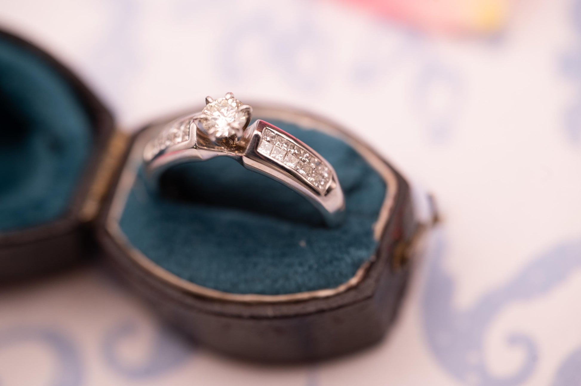 A Superb Vintage 18ct Diamond Engagement Ring Solitaire White Gold, Stunning 0.74 ct Diamond Size UK P, US 8. White Gold Promise Ring 18k