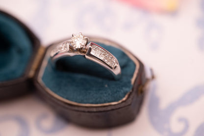 A Superb Vintage 18ct Diamond Engagement Ring Solitaire White Gold, Stunning 0.74 ct Diamond Size UK P, US 8. White Gold Promise Ring 18k