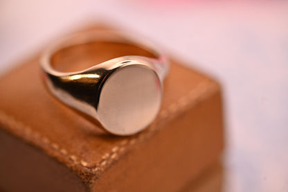 Vintage Heavy Signet Mens Ring 9ct Gold, Chunky Oval Plain Signet Classic Ring 9k, Estate Jewelry for Him - Size UK W / US 11