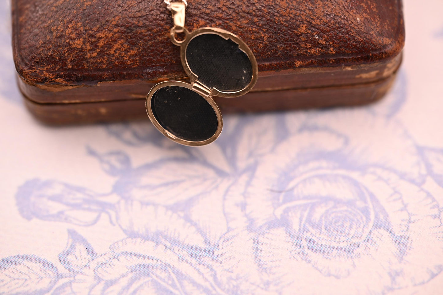 Vintage Mini Photo Locket 9ct Gold, Tiny Locket Oval Charm 9k