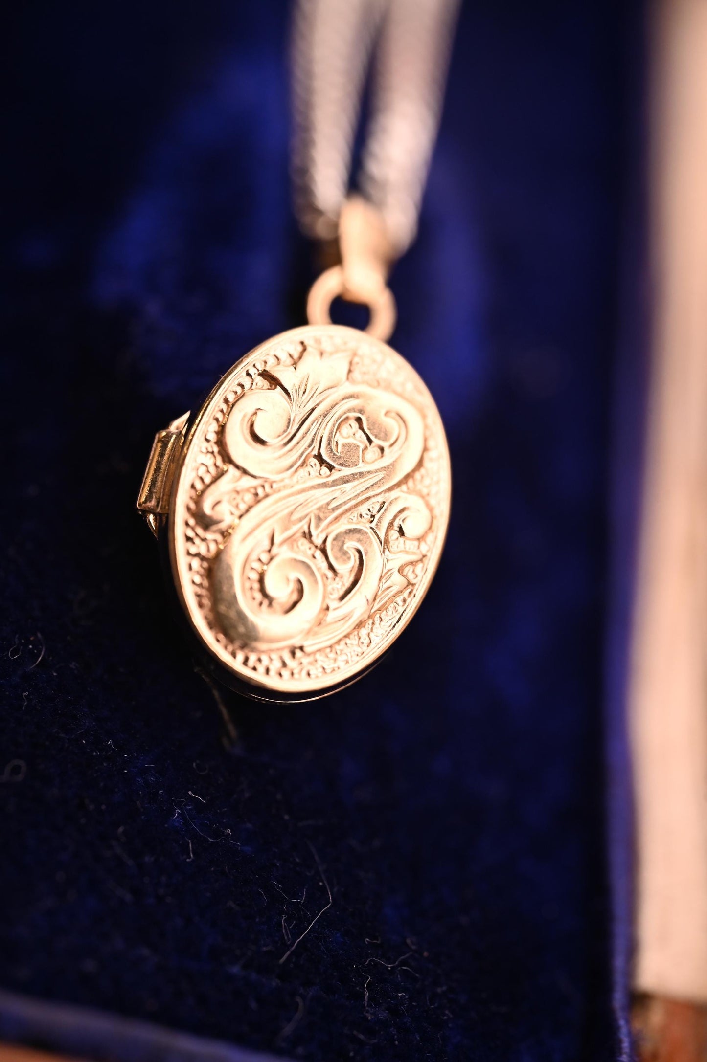 Vintage Mini Photo Locket 9ct Gold, Tiny Locket Oval Charm 9k