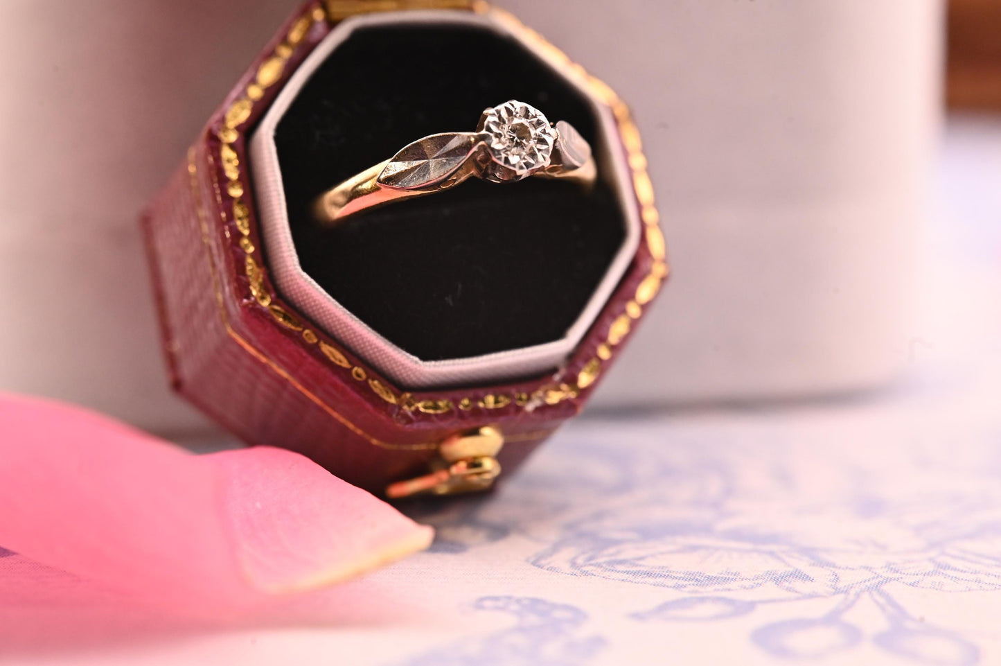 Genuine Art Deco 1920s Engagement Ring 18ct Gold and Platinum, Classic Solitaire Diamond Antique Ring