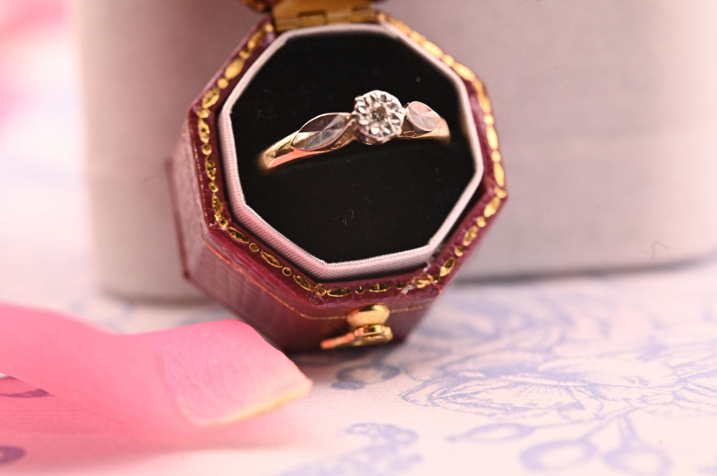 Genuine Art Deco 1920s Engagement Ring 18ct Gold and Platinum, Classic Solitaire Diamond Antique Ring