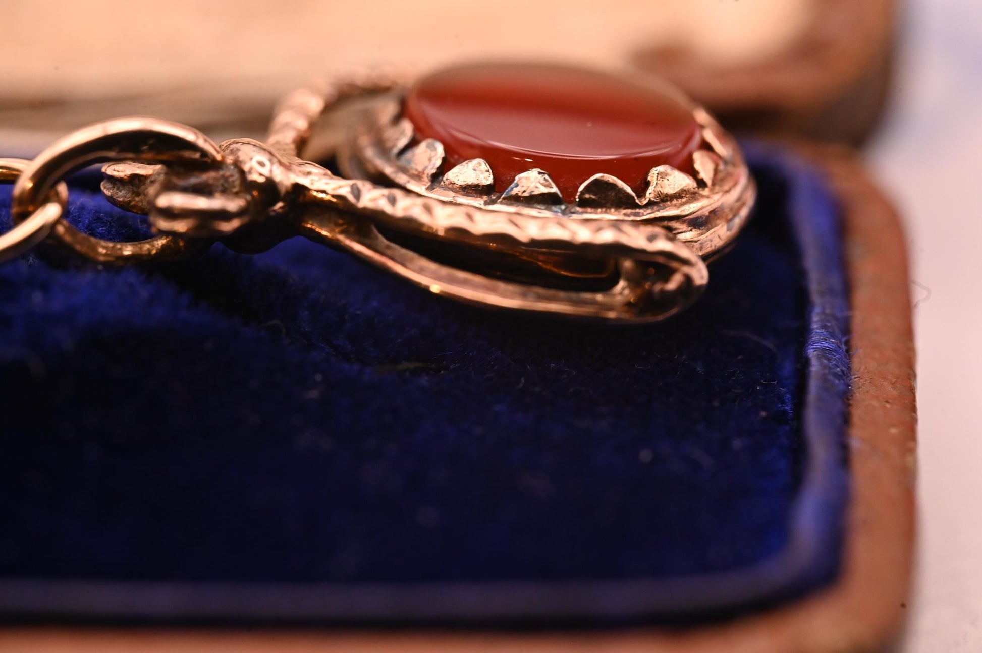 Vintage Mid-Century 1970's Agate 9ct Gold Spinning Fob Pendant/ Charm, Bloodstone and Carnelian Agate Retro Charm in antique style gold 9K