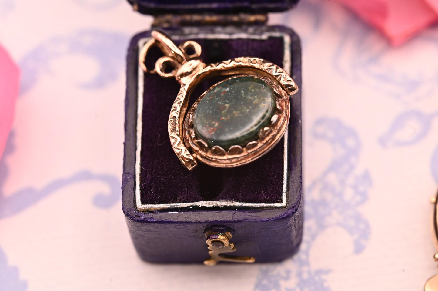 Vintage Mid-Century 1970's Agate 9ct Gold Spinning Fob Pendant/ Charm, Bloodstone and Carnelian Agate Retro Charm in antique style gold 9K