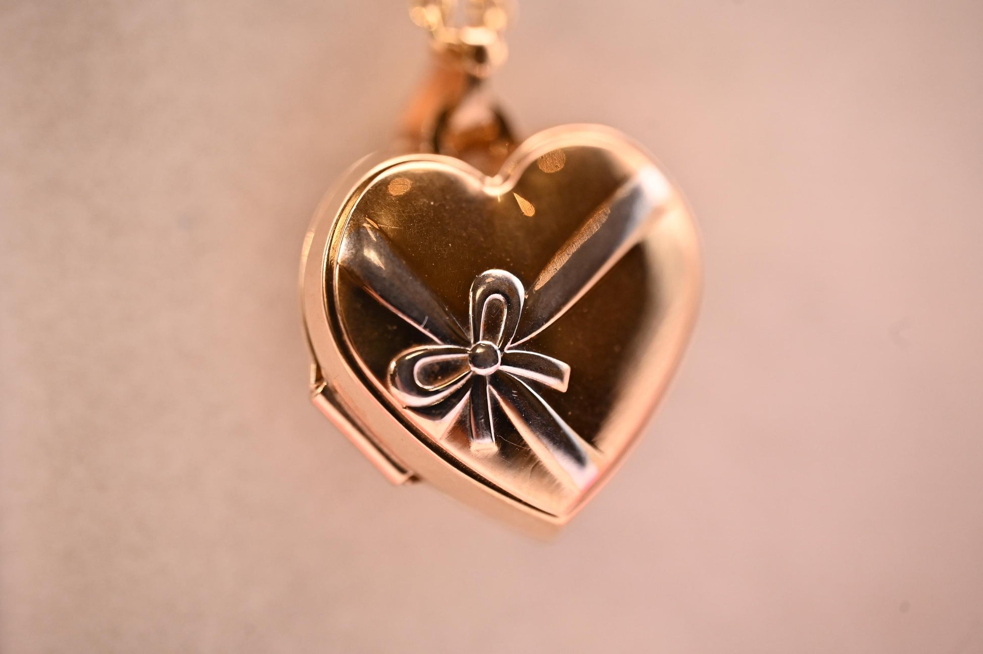 Heart with Bow Locket Jewellery, 9ct Gold Heart Locket White Gold Detail, Photo Jewelry Keepsake