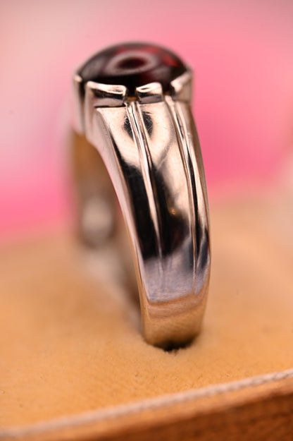 Vintage Men’s 9ct White Gold Garnet Ring | Cabochon Garnet Signet | January Birthstone Jewellery Men’s 9k Gold Jewelry