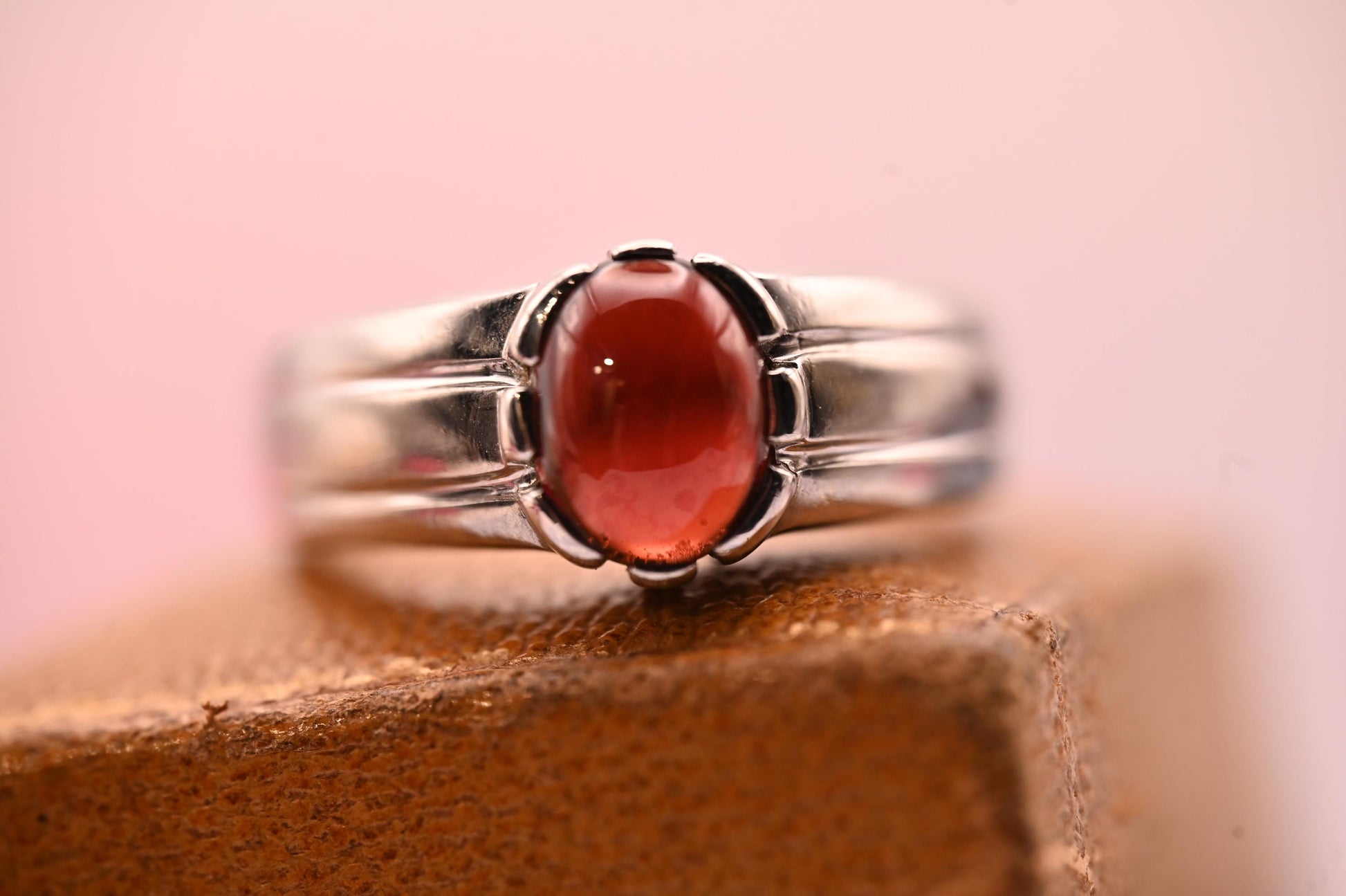 Vintage Men’s 9ct White Gold Garnet Ring | Cabochon Garnet Signet | January Birthstone Jewellery Men’s 9k Gold Jewelry