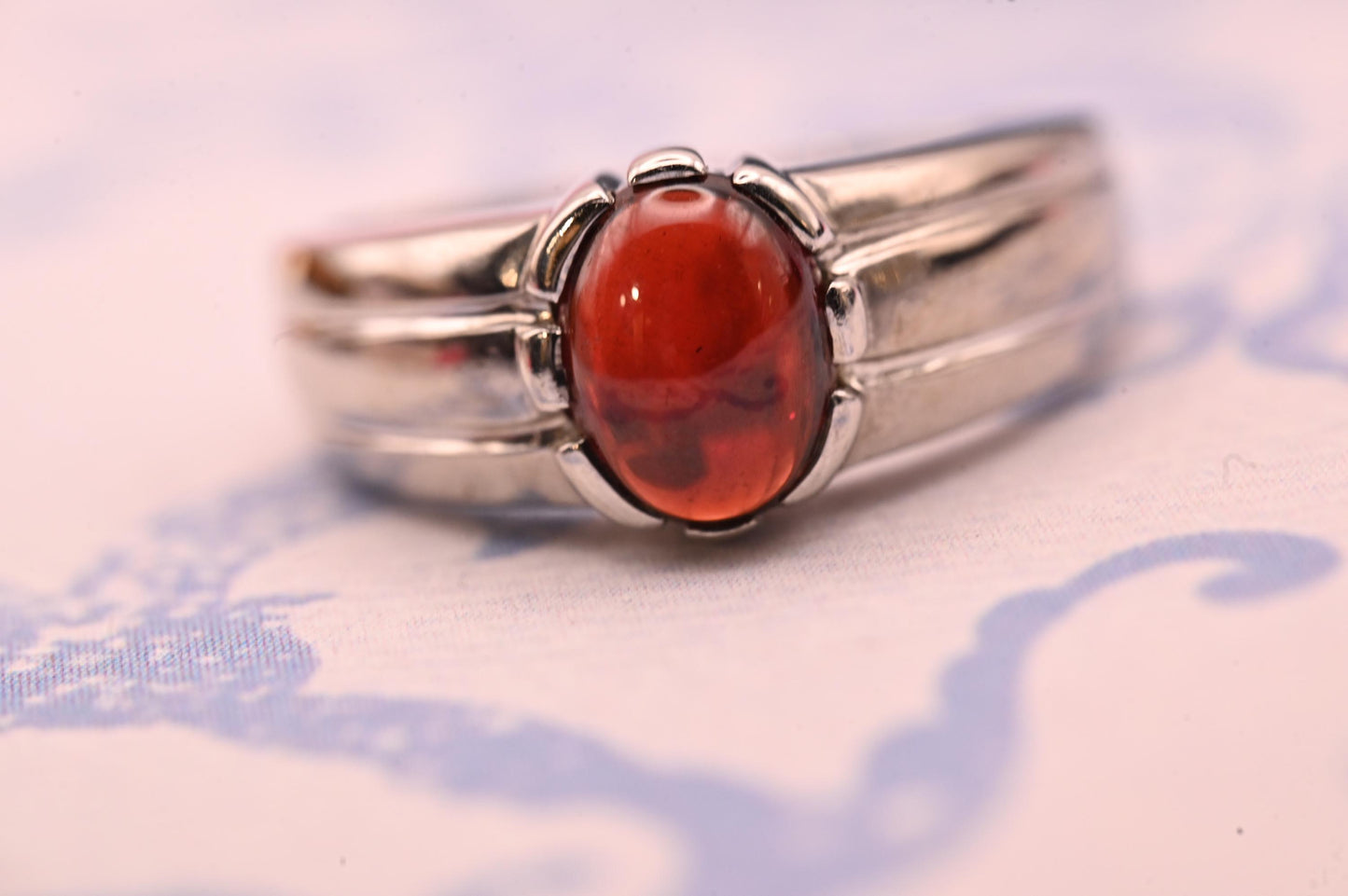 Vintage Men’s 9ct White Gold Garnet Ring | Cabochon Garnet Signet | January Birthstone Jewellery Men’s 9k Gold Jewelry